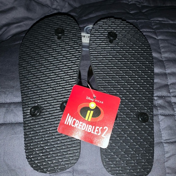 Incredibles 2 Dash Flip Flops - Picture 3 of 4